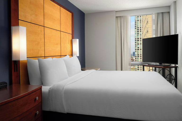 Bedroom 4, Residence Inn by Marriott Chicago Downtown / River North, Cook