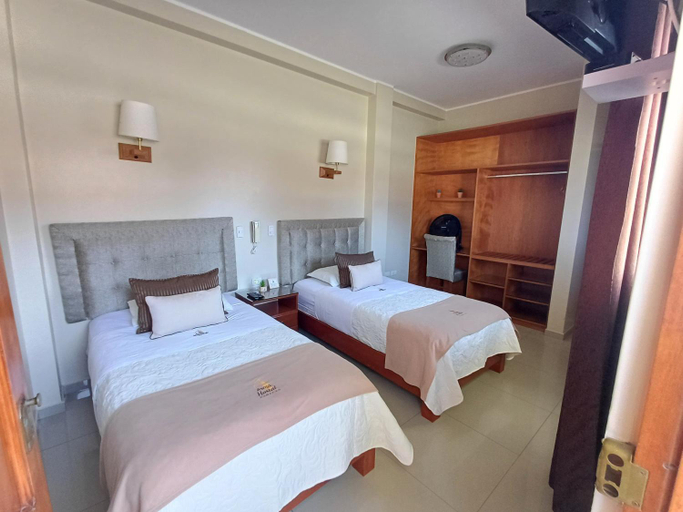 Others 4, Arena Hostal, Pisco