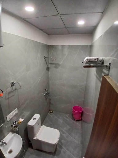 Bathroom 3, Sunroof Hotel & Rooftop Kitchen, Jaipur