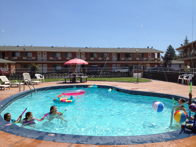 Sport & Beauty 3, The River Inn and Suites, Tehama
