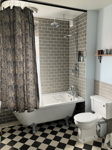 Bathroom 4, 1777 The Albion, Dorset
