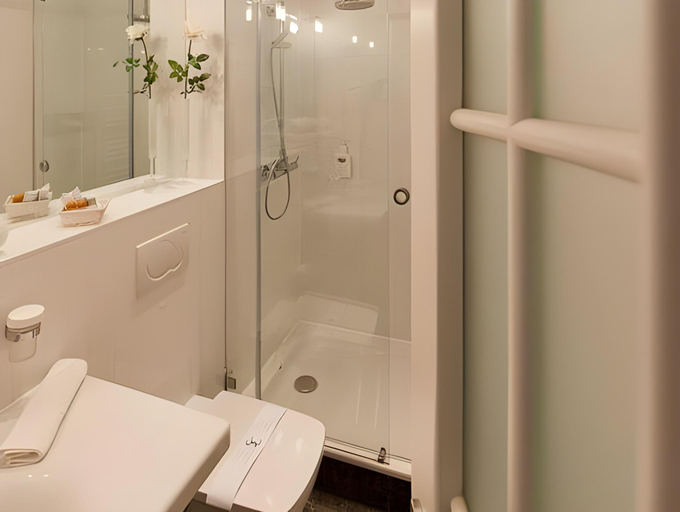 Bathroom 4, Hotel Augusta, Augsburg