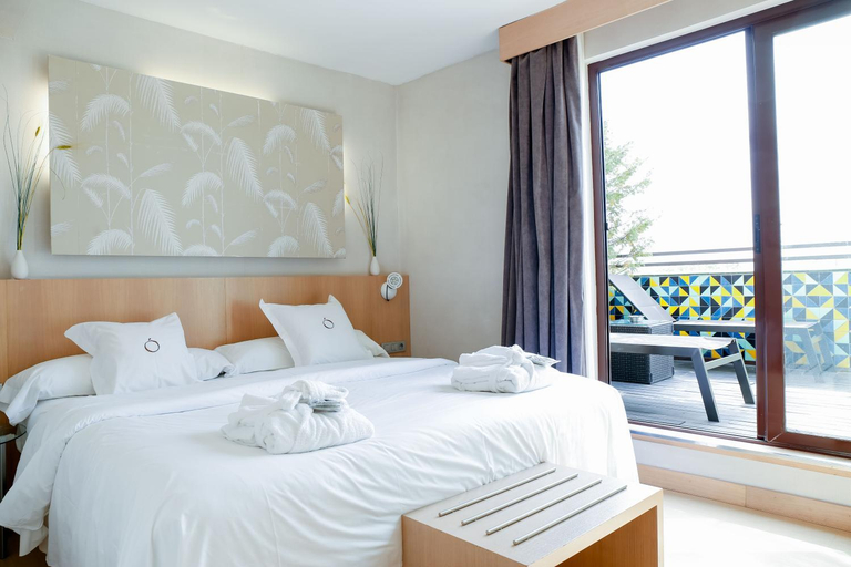 Bedroom 2, Hotel Opera, Madrid