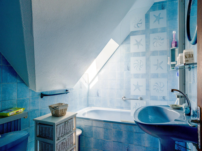 Bathroom, Beachside Family Retreat, Morbihan