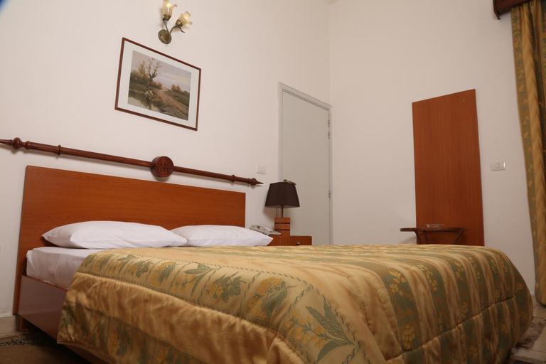 Bedroom 2, Valley View Hotel - Hammana, Baabda