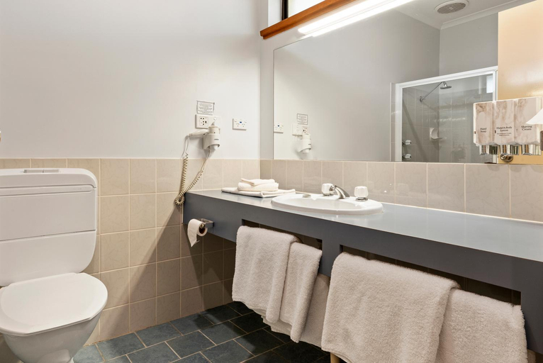 Bathroom 1, Hotel Renmark, Renmark Paringa - Renmark