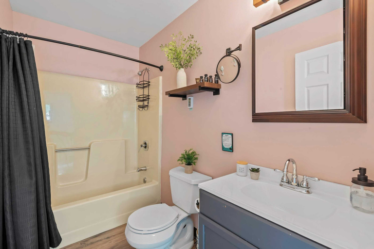 Bathroom 4, Hidden Bear by Avantstay A+ Central Location, Carbon