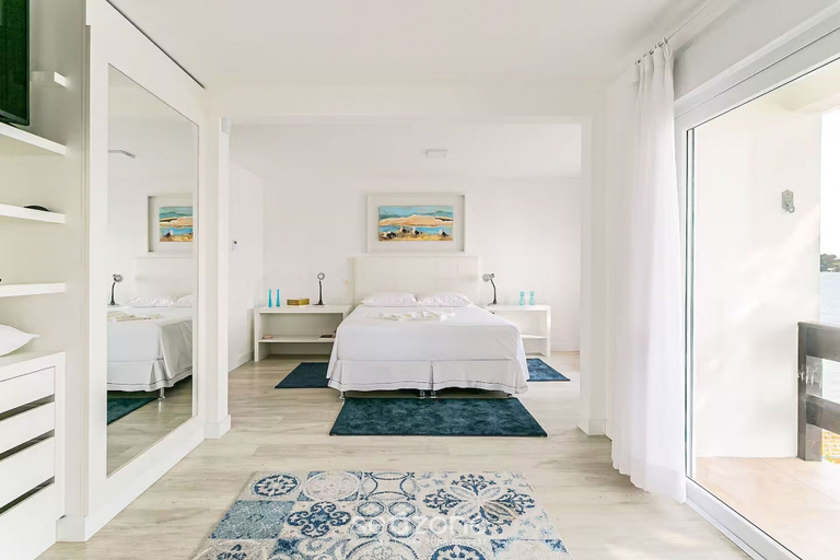 Room 3, Seafront Beautiful House in Sto. Antonio Cda1647, Florianopolis