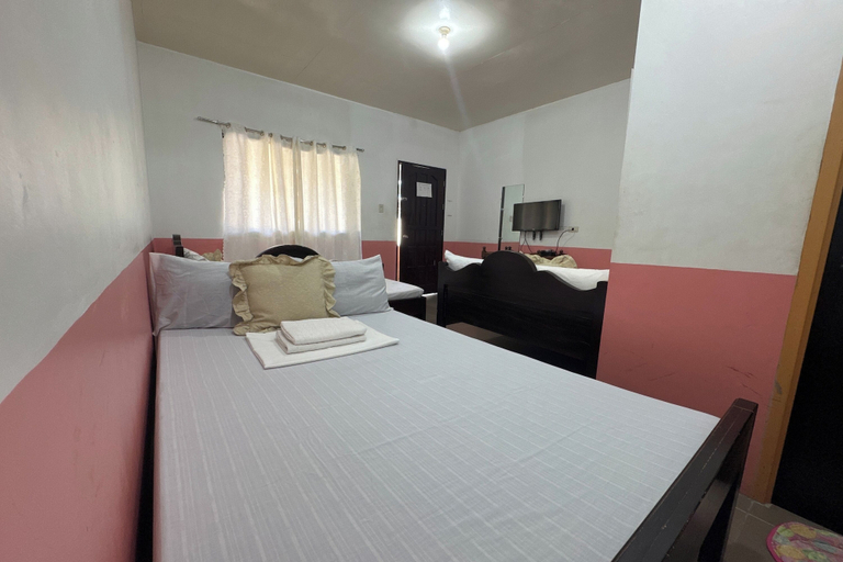 Bedroom 2, Jamjen's Lodge, Baler
