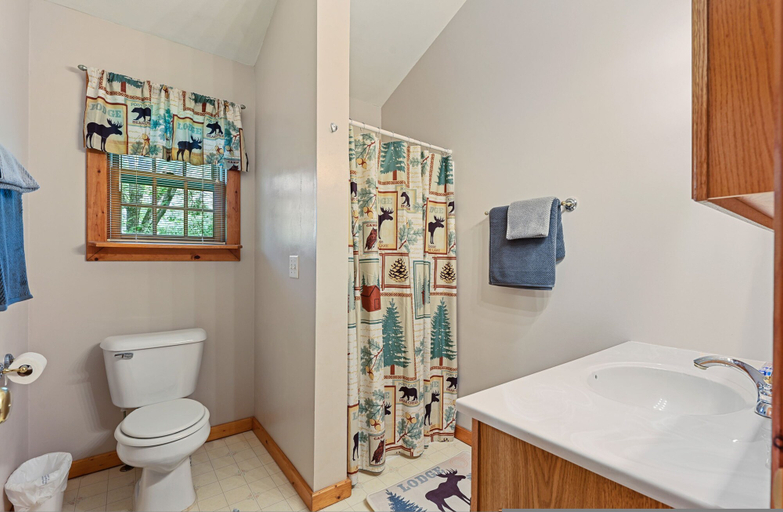Bathroom, Wazeecha Lodge in Wisconsin Rapids, Wood