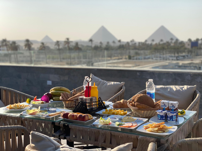 Food & Drinks
