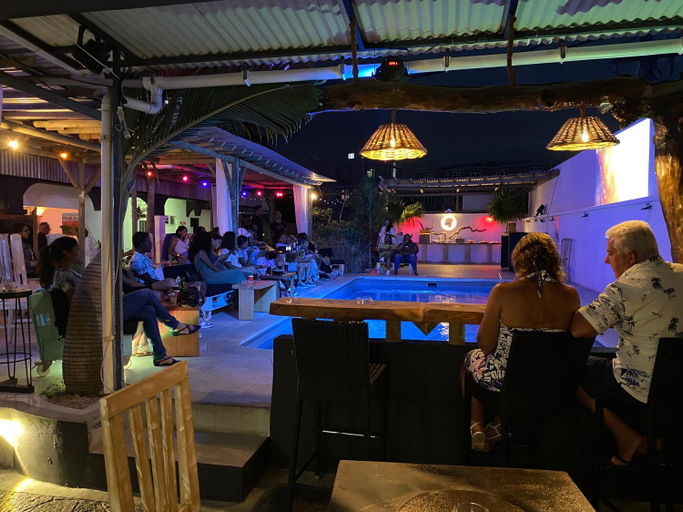 Food & Drinks 3, Le Pole