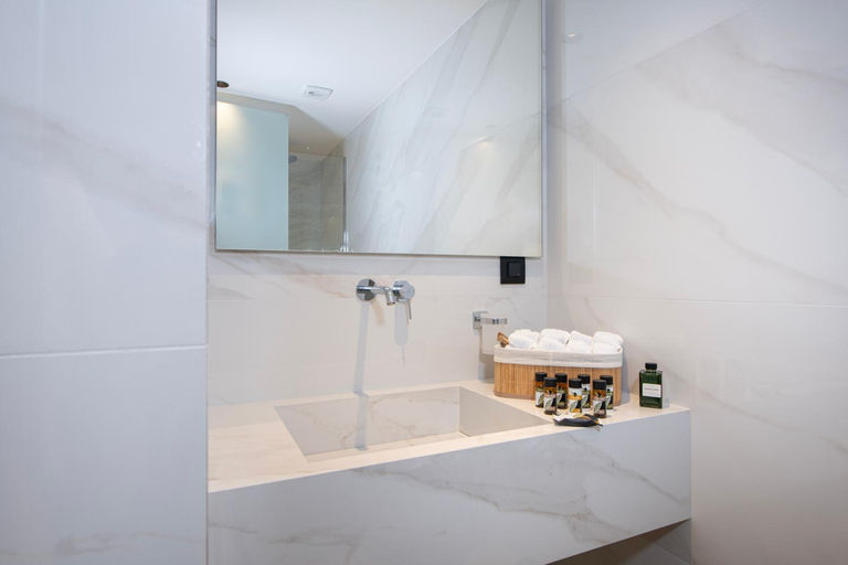 Bathroom 5, EdgeWater Beach Hotel, Crete