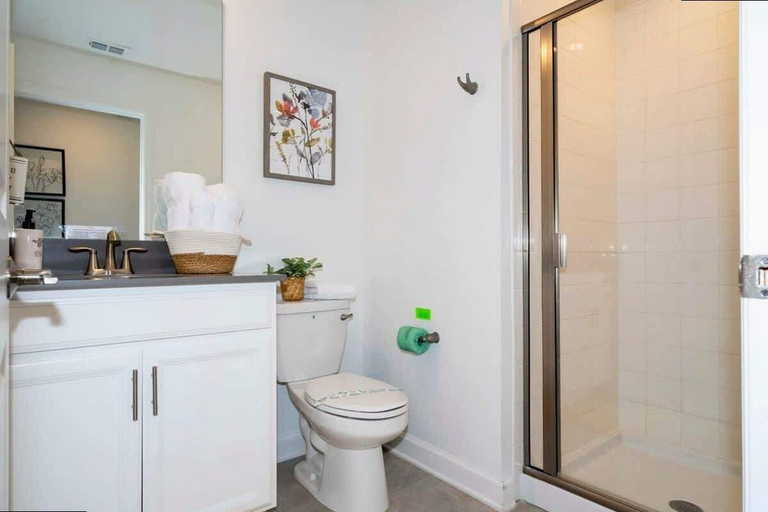 Room 4, Mins to Disney Walk to Lazy River Resort Pool, Osceola
