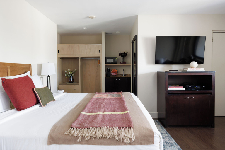 Bedroom 4, The Andrew Hotel, Nassau