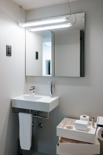 Bathroom 2, Hotel Jadran, Zagreb