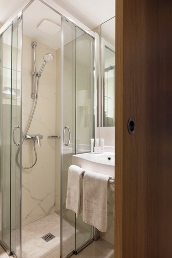 Bathroom 4, Hotel Hor Les Lumières, Paris