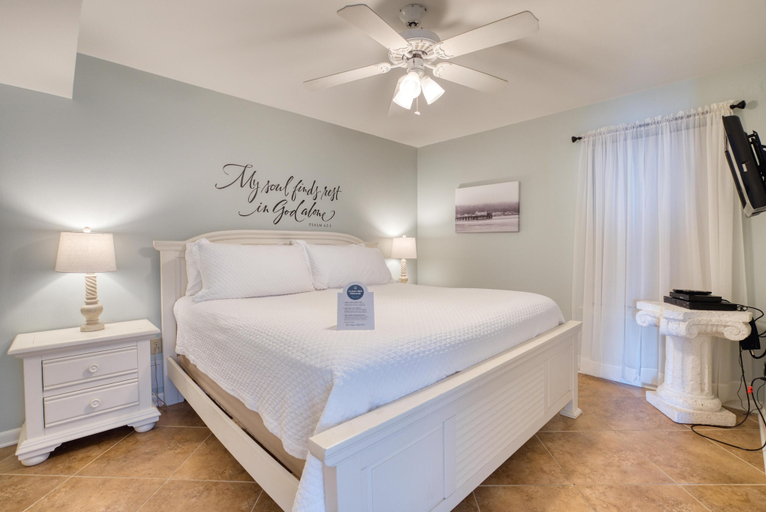 Bedroom 2, Phoenix IV 4112, Baldwin