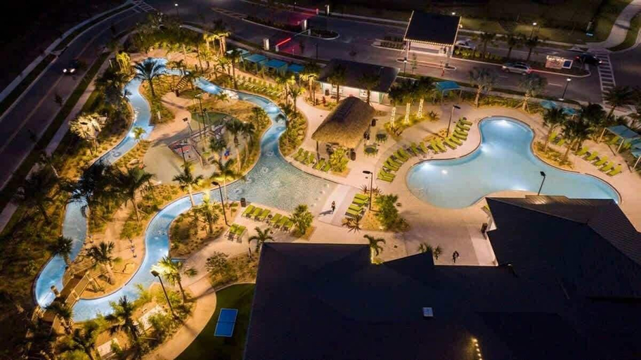 Room 3, Mins to Disney Walk to Lazy River Resort Pool, Osceola