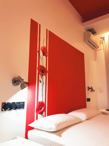 Bedroom 2, Hostal Santa Ana Colors, Madrid