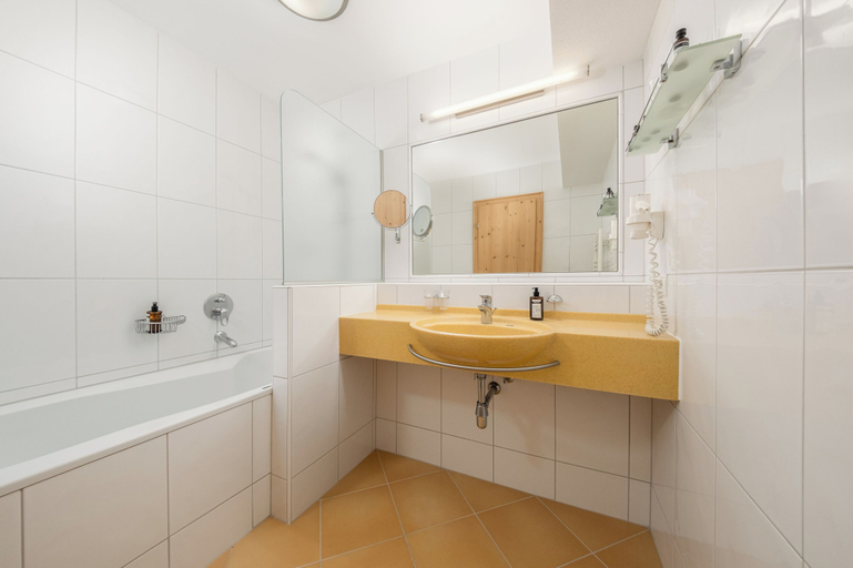 Bathroom 3, Alpenhotel Tirolerhof, Schwaz