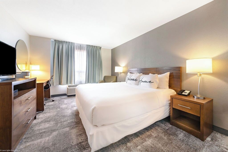 Bedroom 2, Home Inn and Suites Lloydminster, Division No. 17