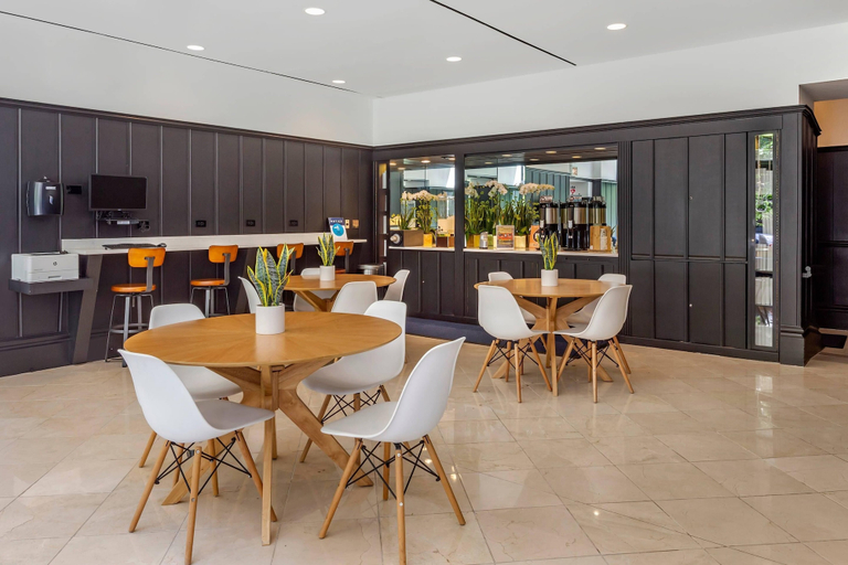 Food & Drinks 5, Bluegreen Vacations Hotel Blake, an Ascend Collection Hotel, Cook