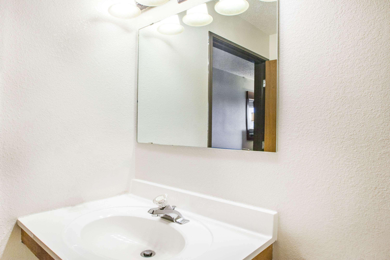 Bathroom 4, Super 8 by Wyndham West Branch, Ogemaw