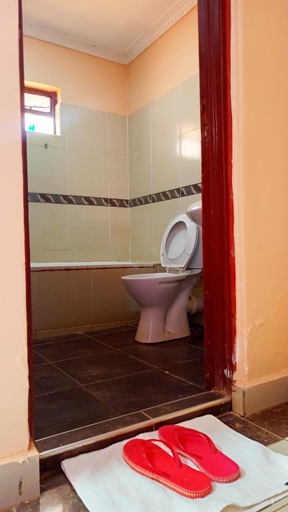 Bathroom 3, Savannah Paradise Hotel, Kibwezi West