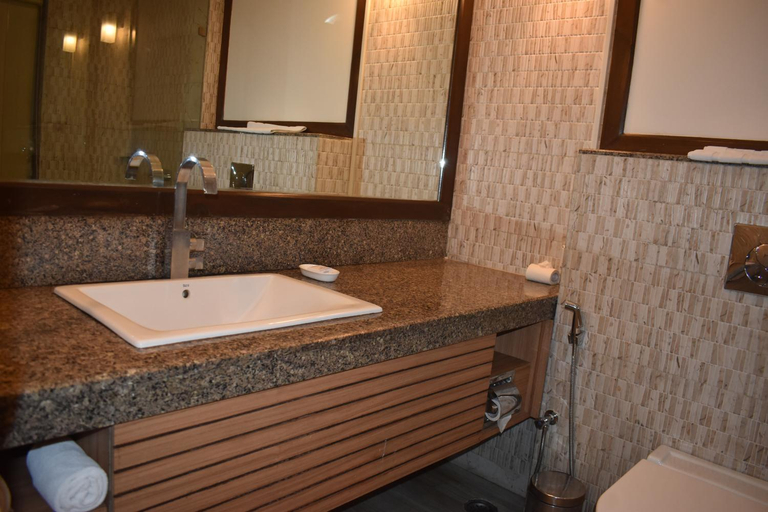 Bathroom 4, Chanakya Hotel, Patna, Patna