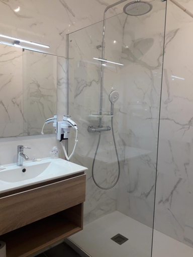 Bathroom 3, Hôtel Miramar, Royan, Charente-Maritime