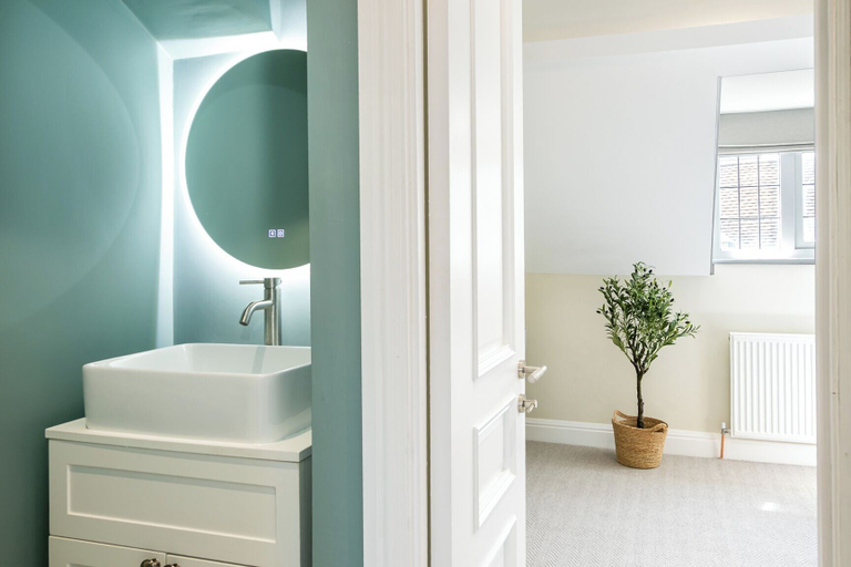 Bathroom 3, Stunning Townhouse in Cirencester, Gloucestershire