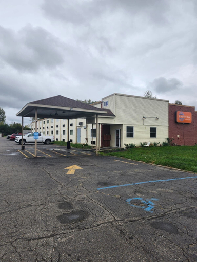 Exterior & Views, Airport Inn Flint, Genesee