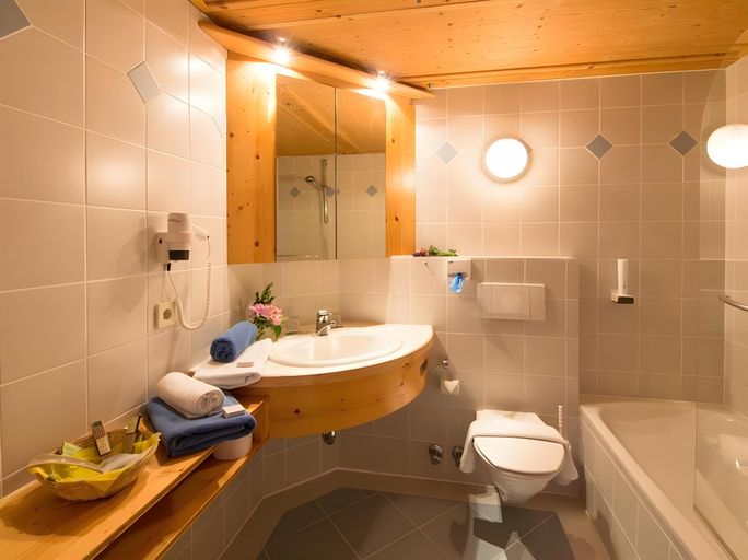 Bathroom 4, Naturhotel Landhof Irschen, Spittal an der Drau