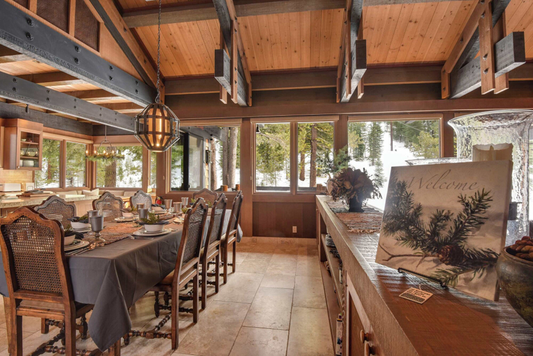 Others 2, Joy on the River Stunning Waterfront Home for 10, Placer