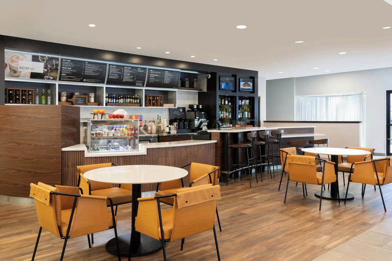 Food & Drinks 4, Courtyard by Marriott Cleveland Beachwood, Cuyahoga