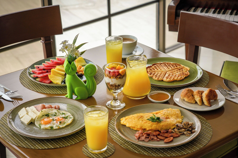 Breakfast meal, Hotel San Felipe 74, Santafé de Bogotá