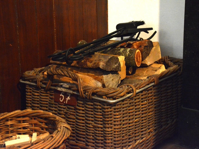 Food & Drinks 4, Holiday home in Gedinne with forest, Namur