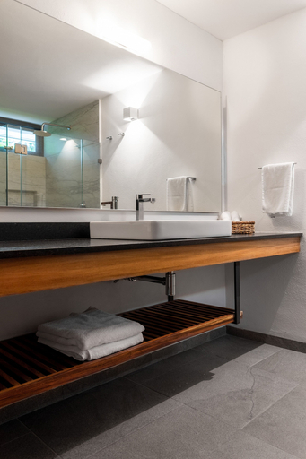 Bathroom 4, Hotel & Villa Internacional de Tenis, Huitzilac