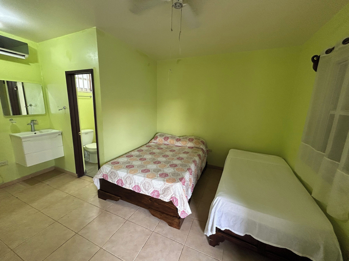 Bedroom 2, Arawak Hotel, Léogâne
