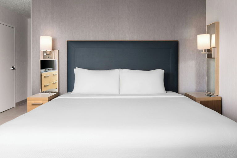 Bedroom 2, Courtyard by Marriott Charlotte City Center, Mecklenburg