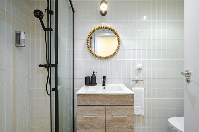 Bathroom 2, Madrid Sur Apartments by Olala Homes, Madrid