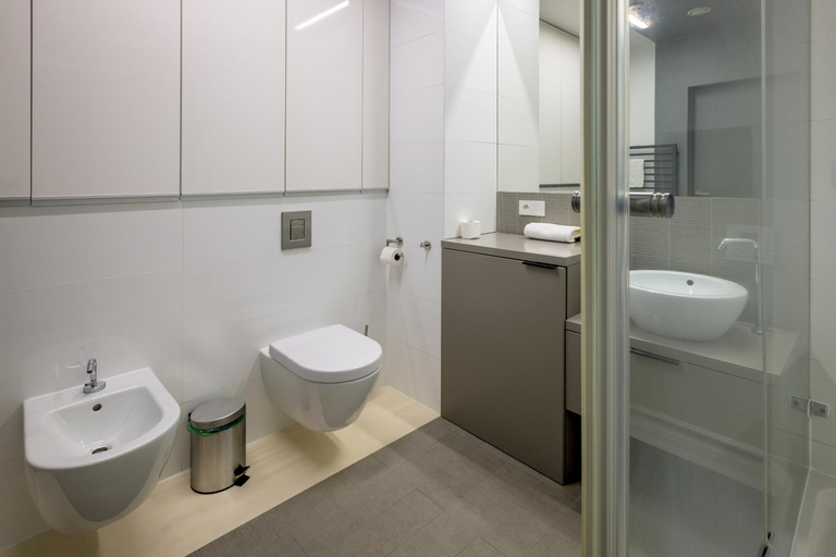 Bathroom 5, RentPlanet - Apartament Sky Tower, Środa Śląska