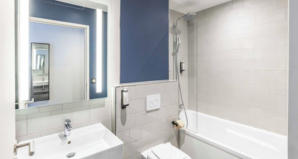 Bathroom 5, Best Western 11BAUER Paris Saint-Ouen, Seine-Saint-Denis