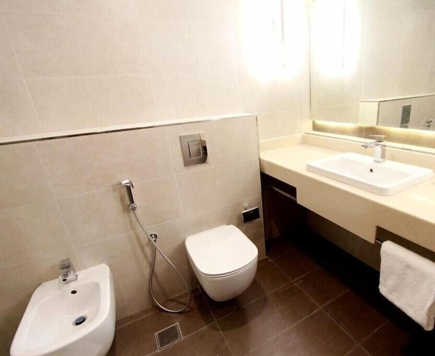 Bathroom, Hotel Royal Crown, Bausher
