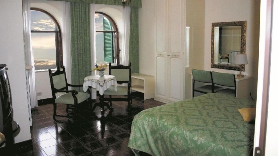 Bedroom 3, Hotel Bonadies, Salerno