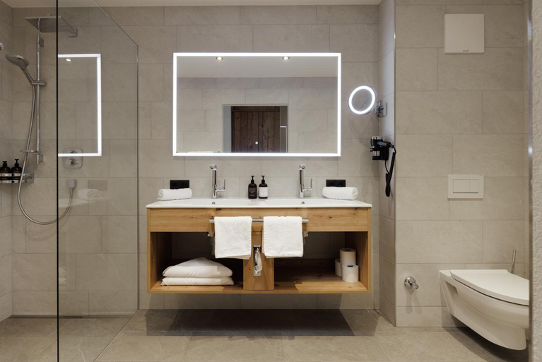 Bathroom 4, Kohlerhof - 4 Star Wellness & Active Hotel, Schwaz
