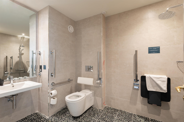 Bathroom 5, The McWilliam Park Hotel Mayo