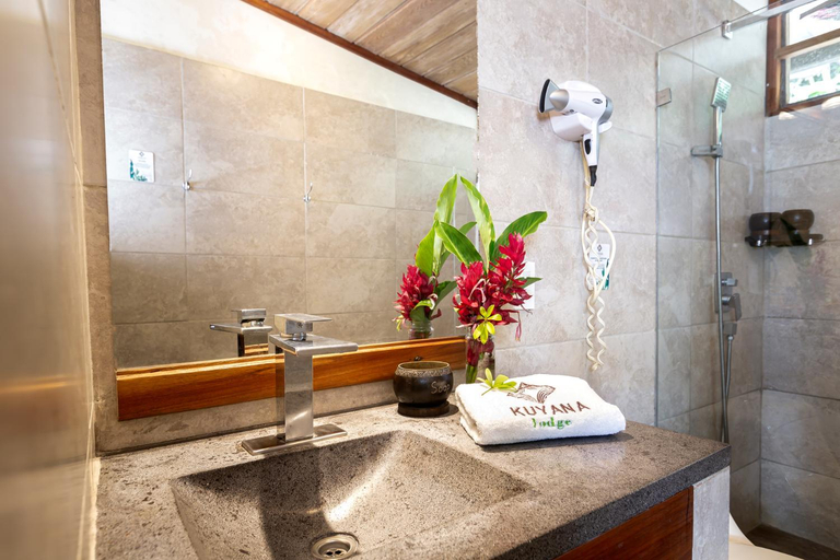 Bathroom 3, Kuyana Amazon Lodge, Archidona
