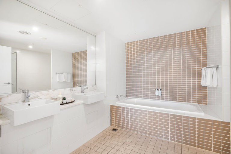 Bathroom 5, Sage Hotel Wollongong, Wollongong - Inner